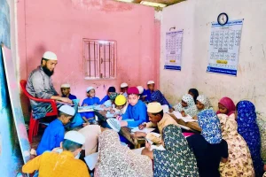 Mohammad Yasir teaching student