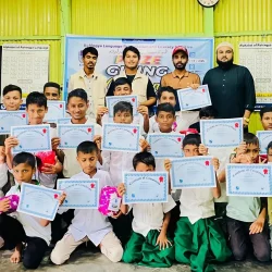 Student receiving year ending certificate